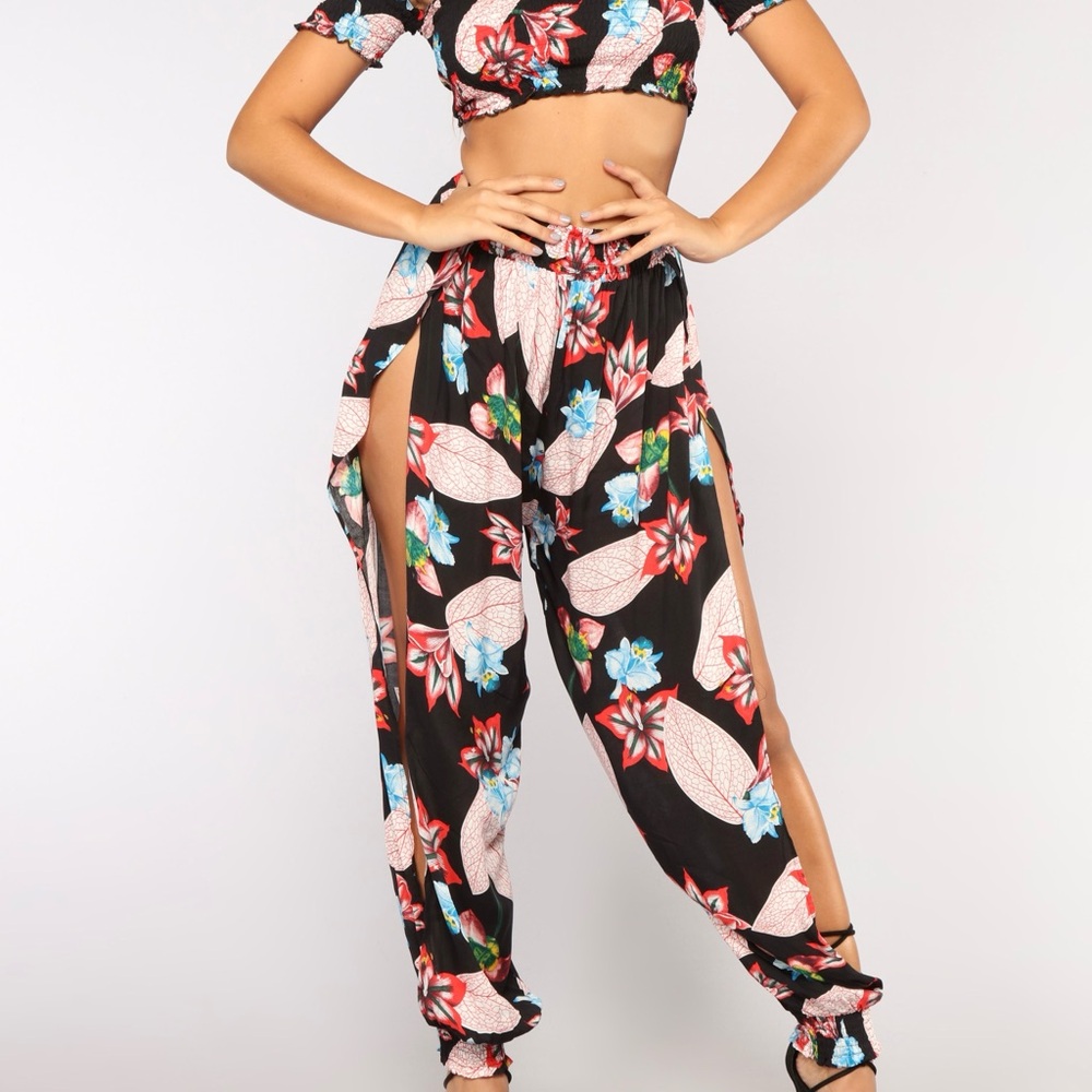 Black and Red Floral Jumpsuit with High Waist and Relaxed Fit